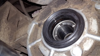 Замена сальника привода Toyota Altezza  
