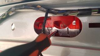 Замена ламп стоп сигнала Toyota Altezza  